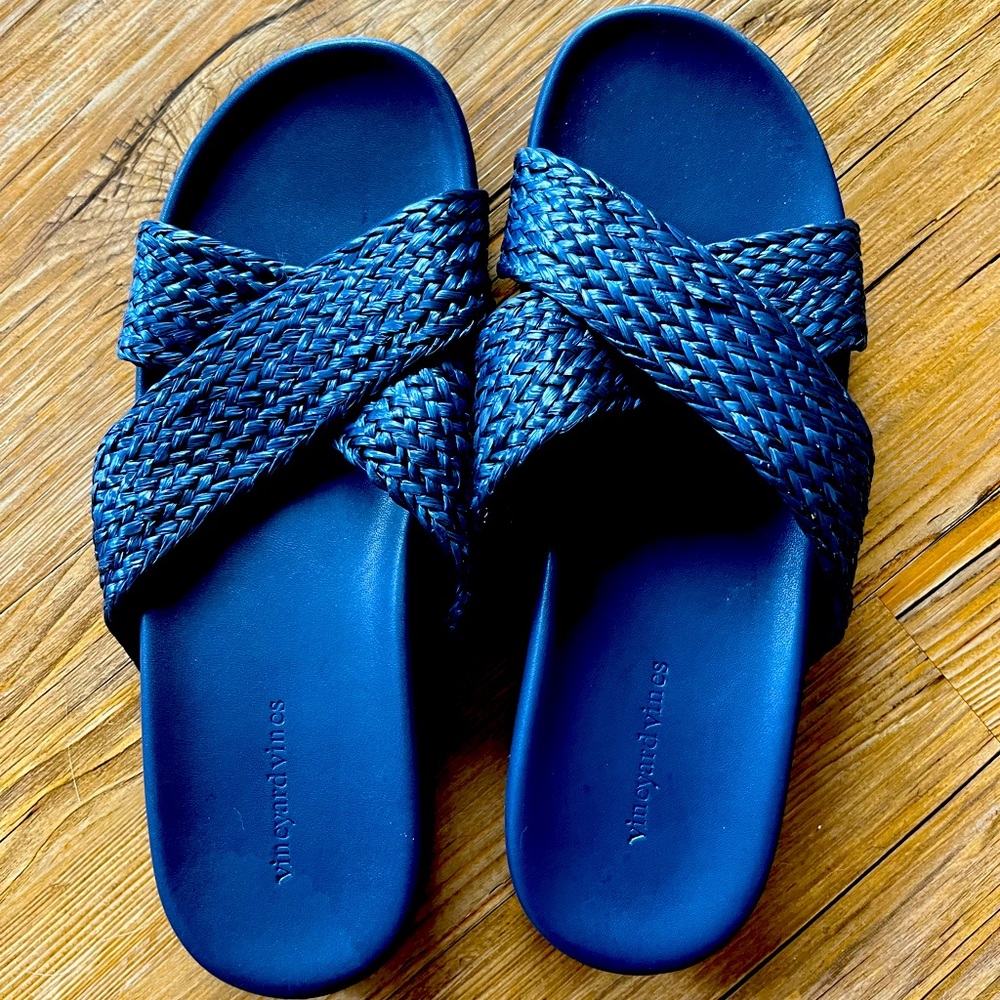 Vineyard Vines Slides - Size 7